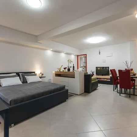 Mirakul Apartament *