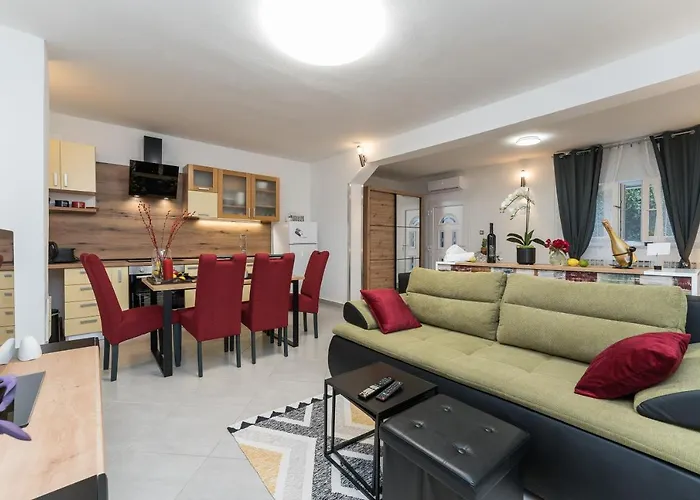 Mirakul Apartment